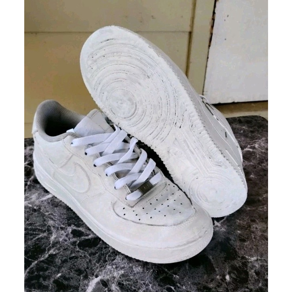 Nike Air Force 1 Low Triple White GSYouth Size 6 Women 7.5 Sneakers 314192-117